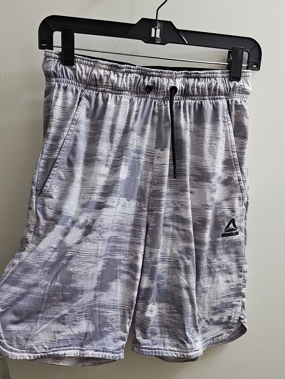 Reebok Men’s Light Gray Patterned Athletic Shorts